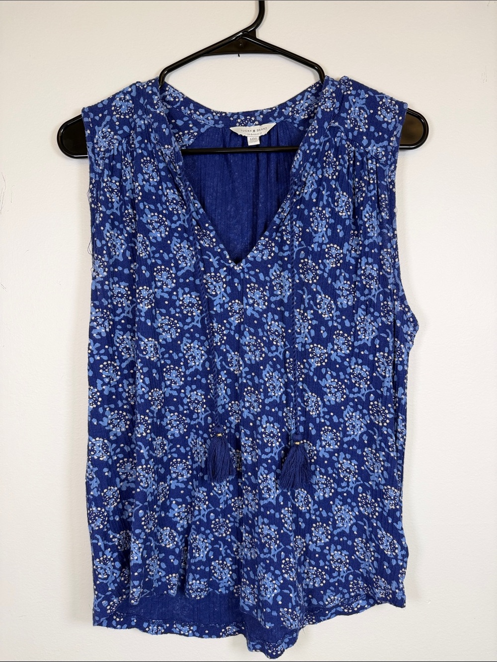 Lucky Brand Floral Peasant Top Medium Blue Boho Sleeveless Tassel Tunic M